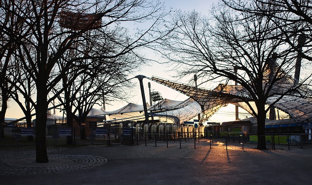 的对抗中寻 的对抗中寻